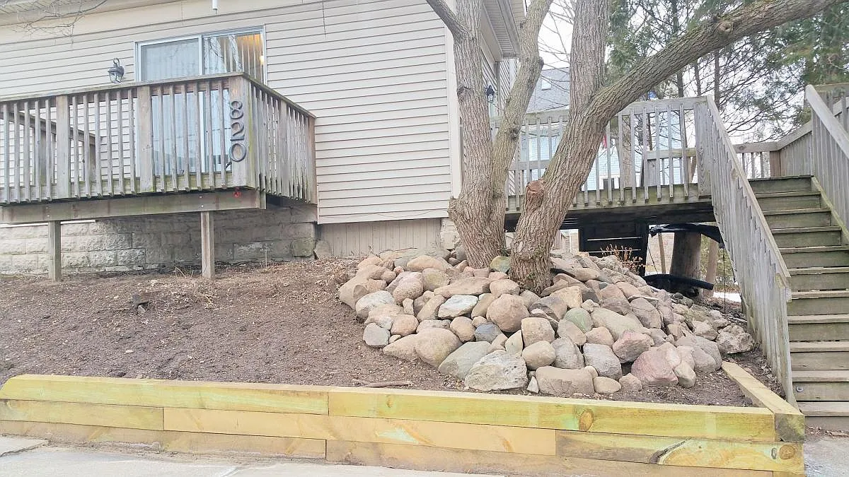 820 W Summit St photo 1