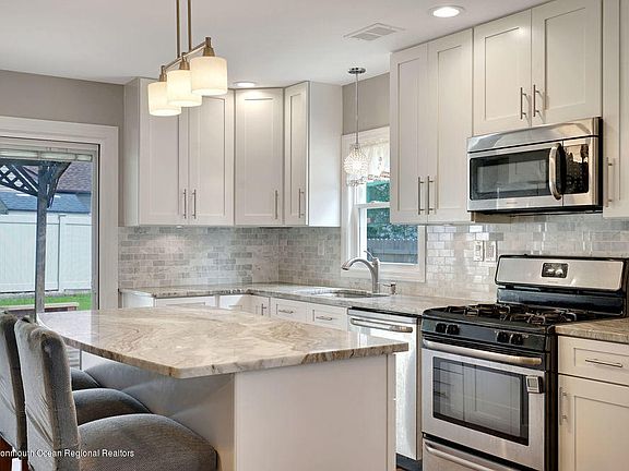 4th image of 1451 Iroquois Ct