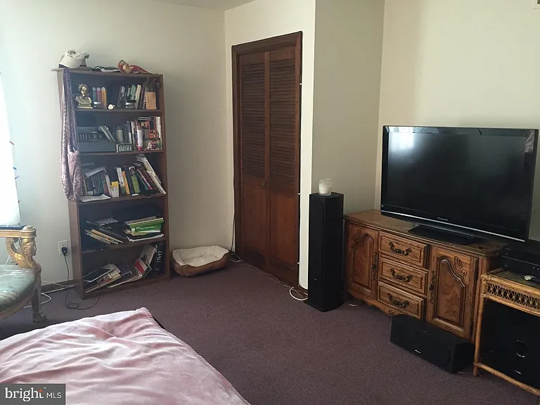 213 Laurel Ave #C — Photo 8