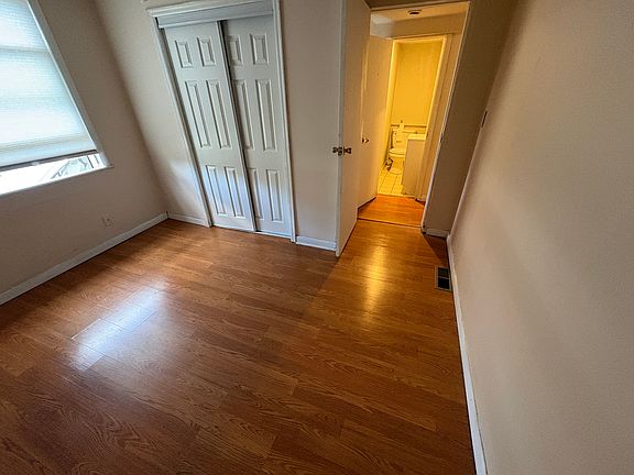5th image of 522 Saddle River Rd #1