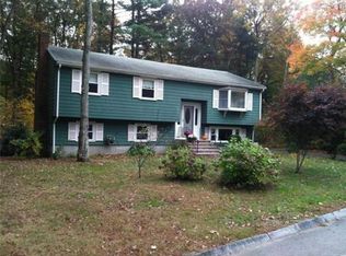 16 Bailey St, Foxboro, MA 02035