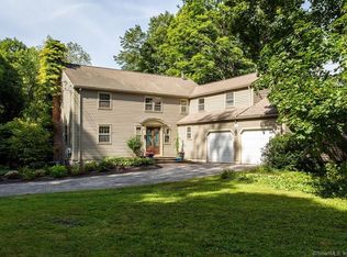 46 Mountain Rd, Farmington, CT 06032