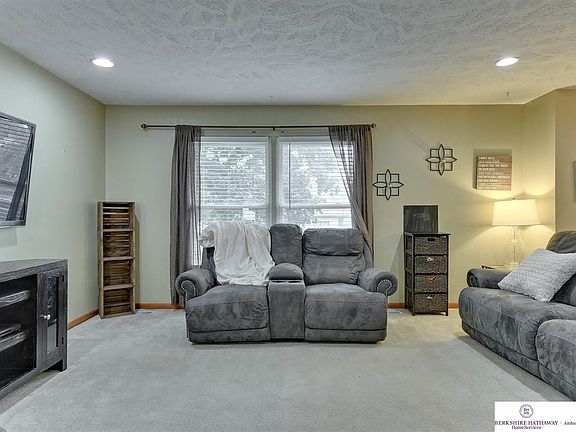 5th image of 3814 Joann Ave
