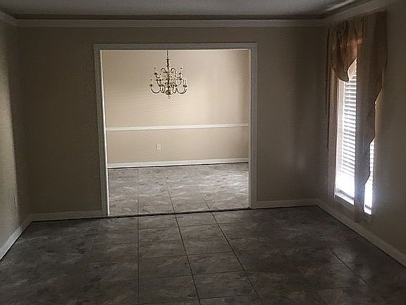 2nd image of 9 Yosemite Dr