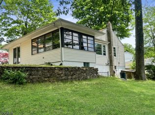 522 Logan Dr, Landing, NJ 07850