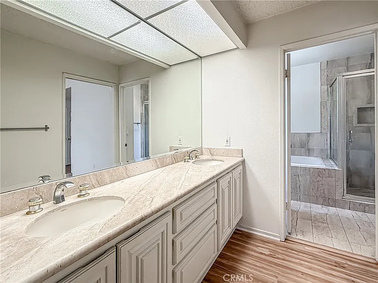 9201 Paso Robles Ave — Photo 43