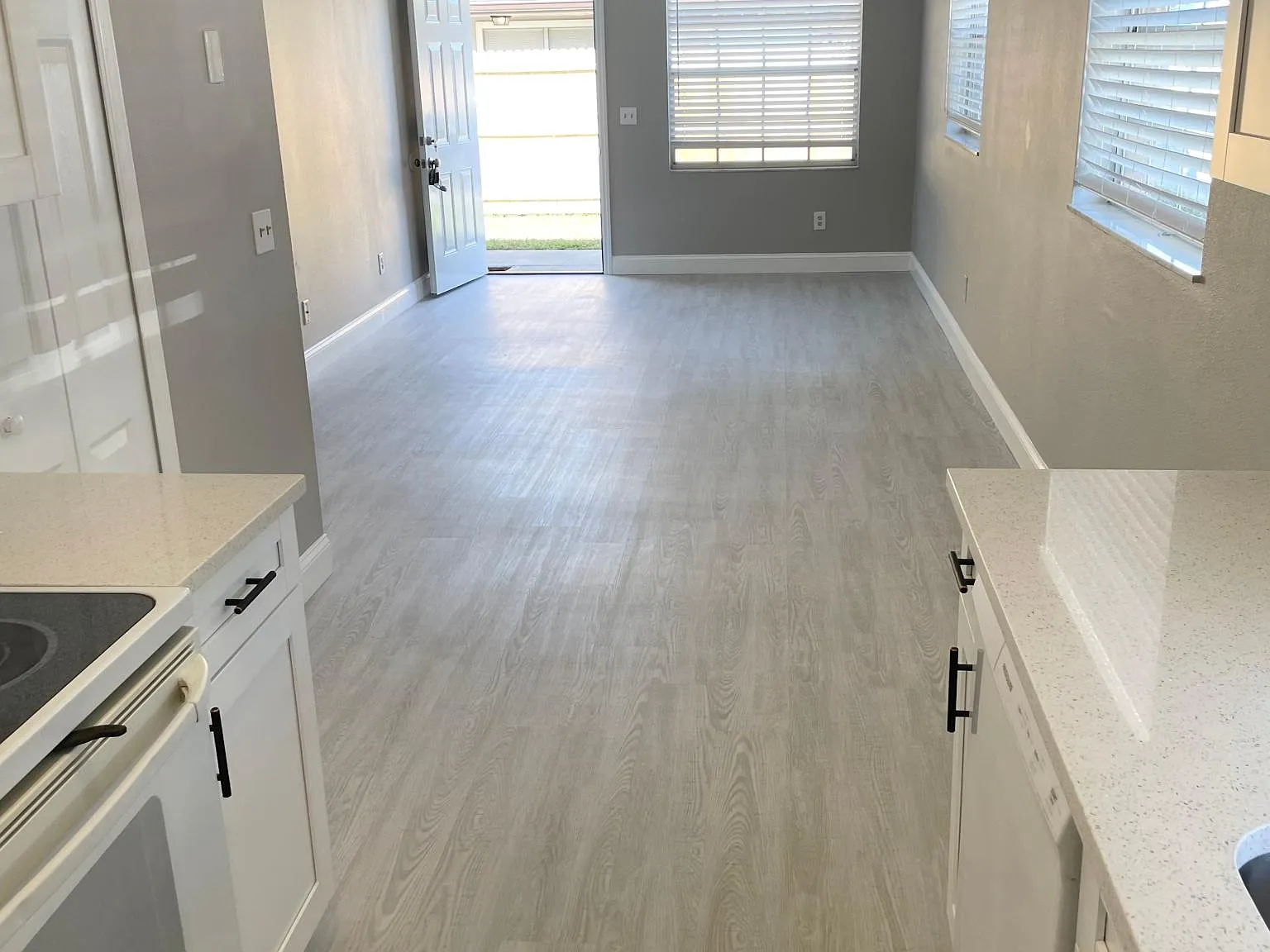 3109 Bloomingdale Villas Ct — Photo 4