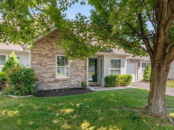 3rd image of 33 Ridgeway Dr