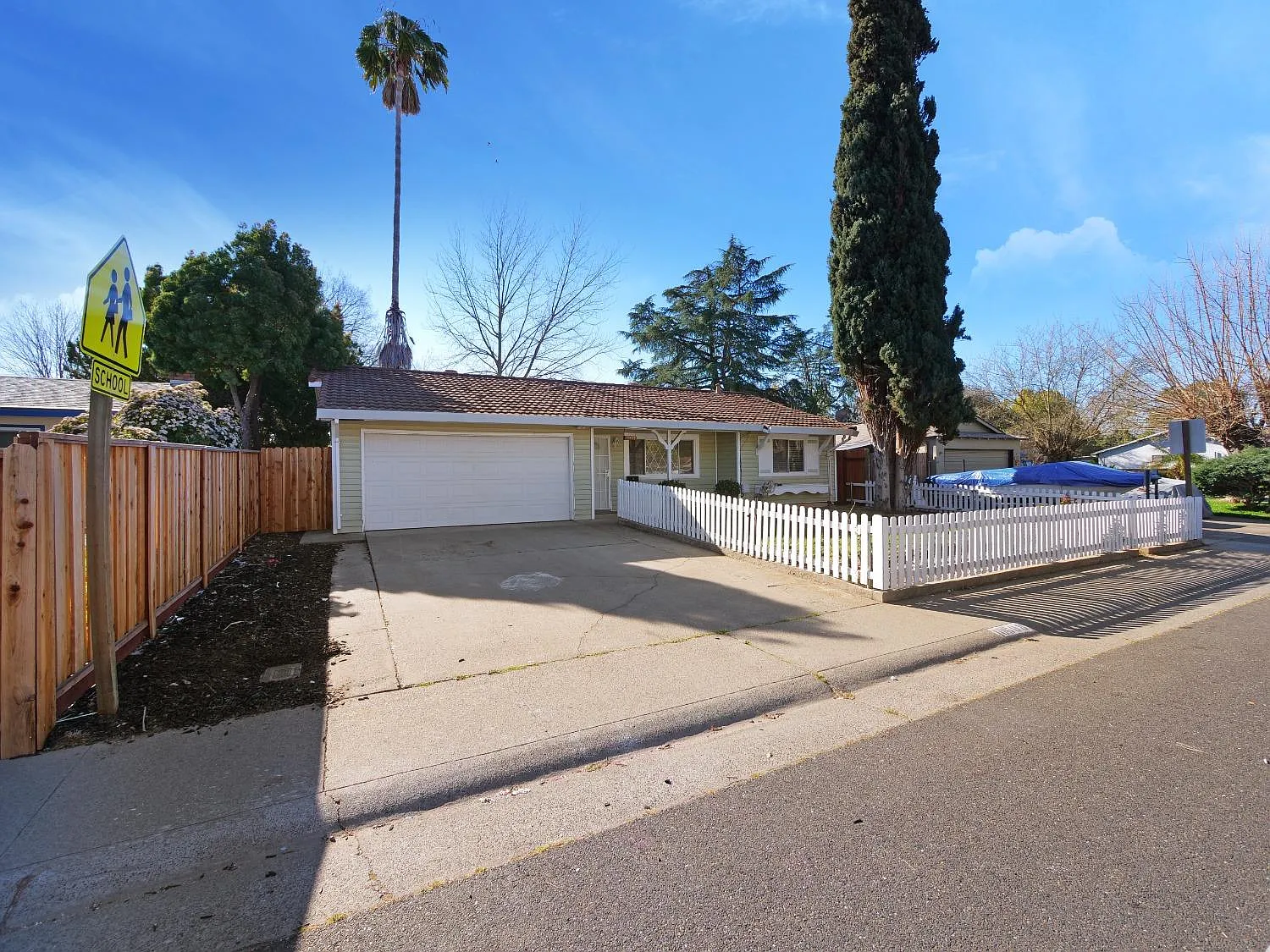 10608 Ambassador Dr photo 1