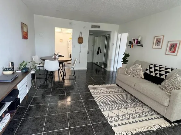 2350 NE 135th St, North Miami, FL