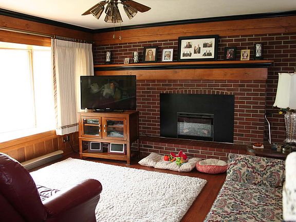 3rd image of 308 West Dr