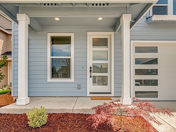 3rd image of 3435 SE 8th Avenue