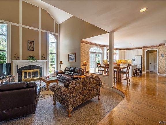 5th image of 8425 Avonside Ct