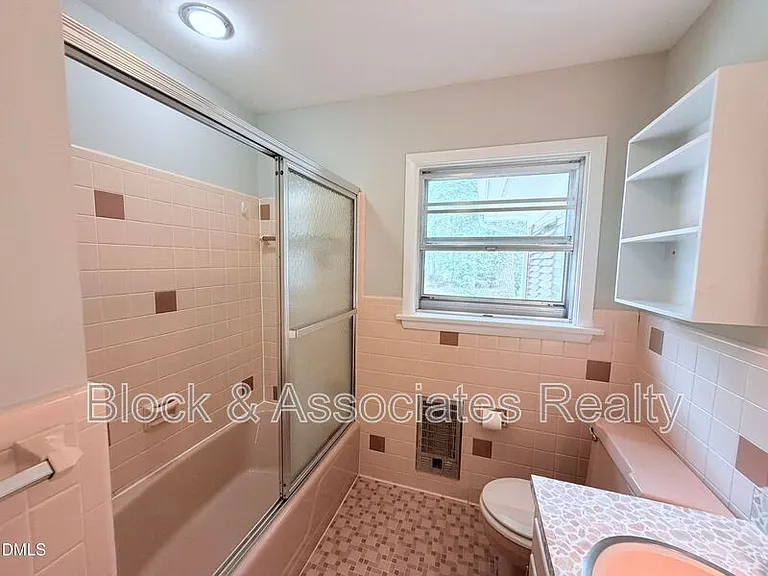 405 N Main St — Photo 16