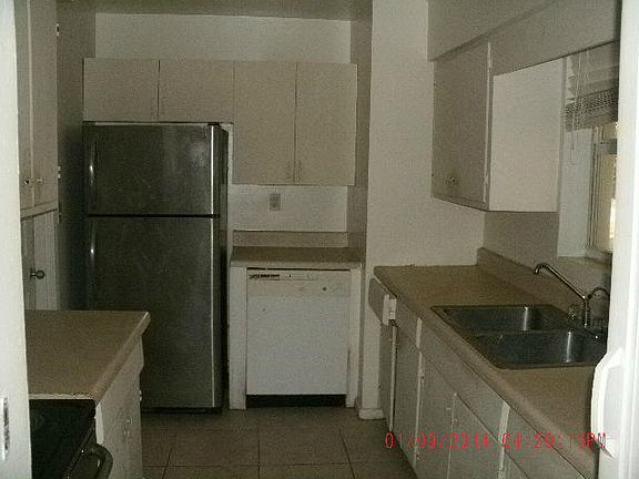 5th image of 647 Evergreen Dr