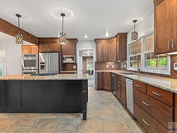 4th image of 2500 Emerson Pl