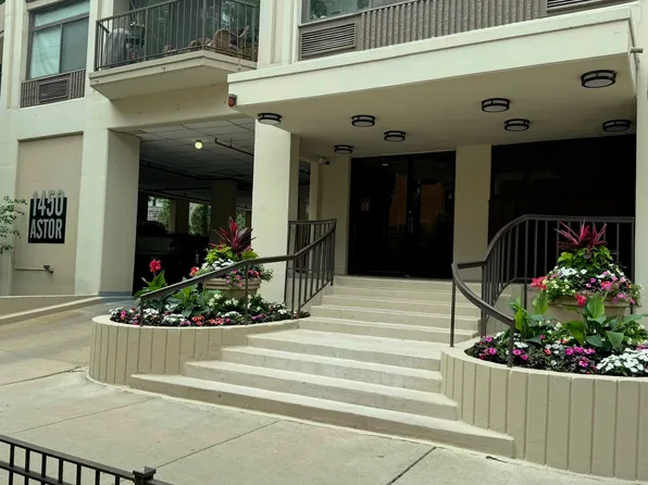 1450 N Astor St APT 5C, Chicago, IL 60610