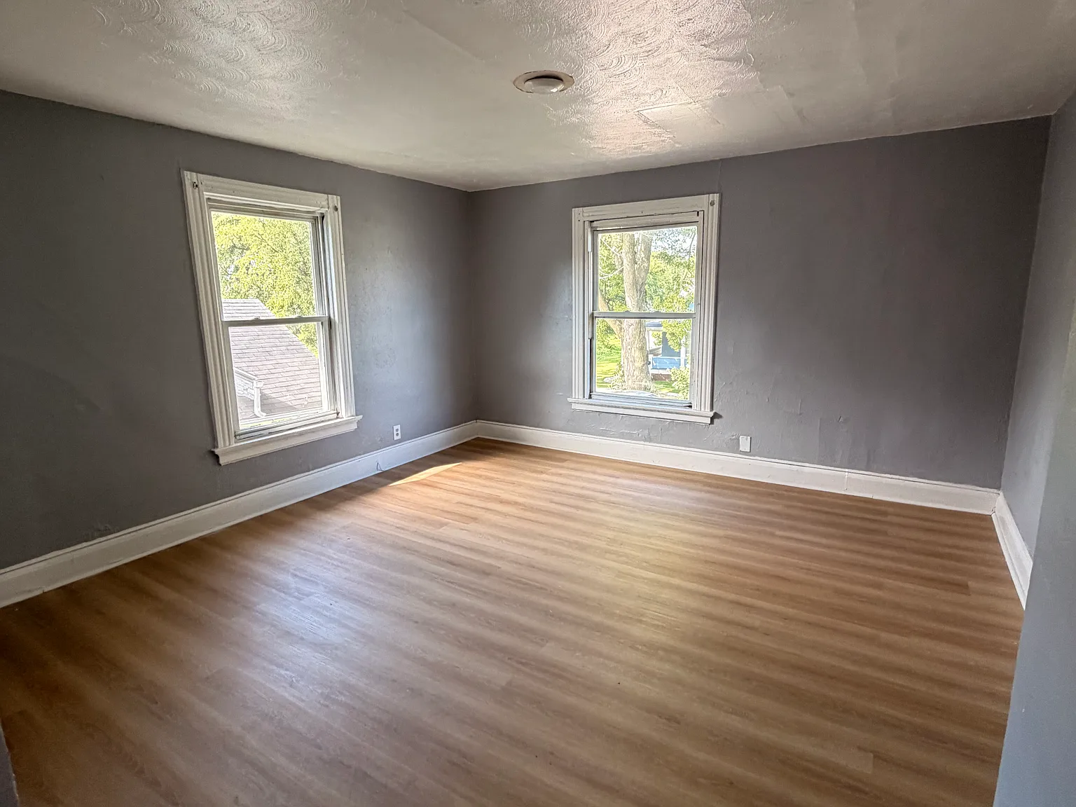 3 bed, $1,000 — Photo 3