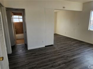 910 E 90th St, Los Angeles, CA 90002