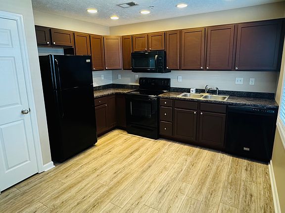 2nd image of 3000-5000 Kaustin Dr #3202