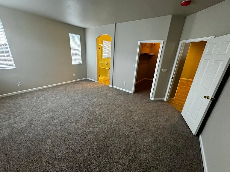 1643 Iron Mountain Dr — Photo 9