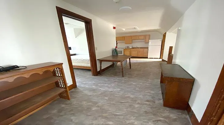 3 bed, $1,875 — Photo 2