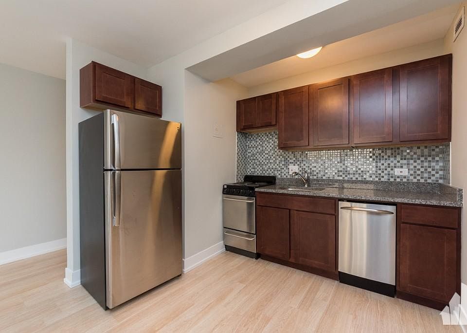 1st image of 443 W Wellington Ave #2h2nd