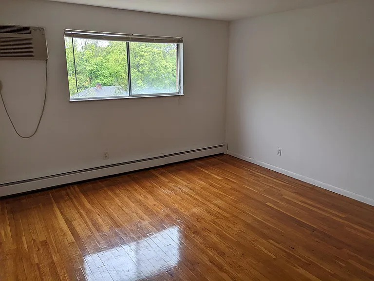 Stein Apartments — Photo 32