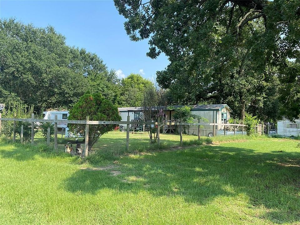 2nd image of 28065 W Oak Ridge Rd