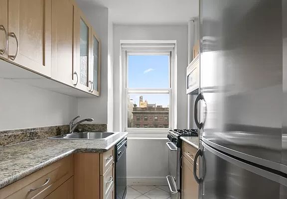 2nd image of 20 Park Ave APT 7B