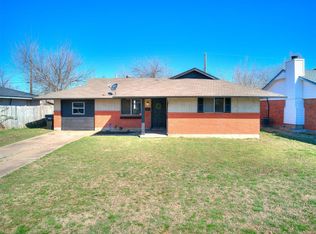 931 W Main St, Moore, OK 73160
