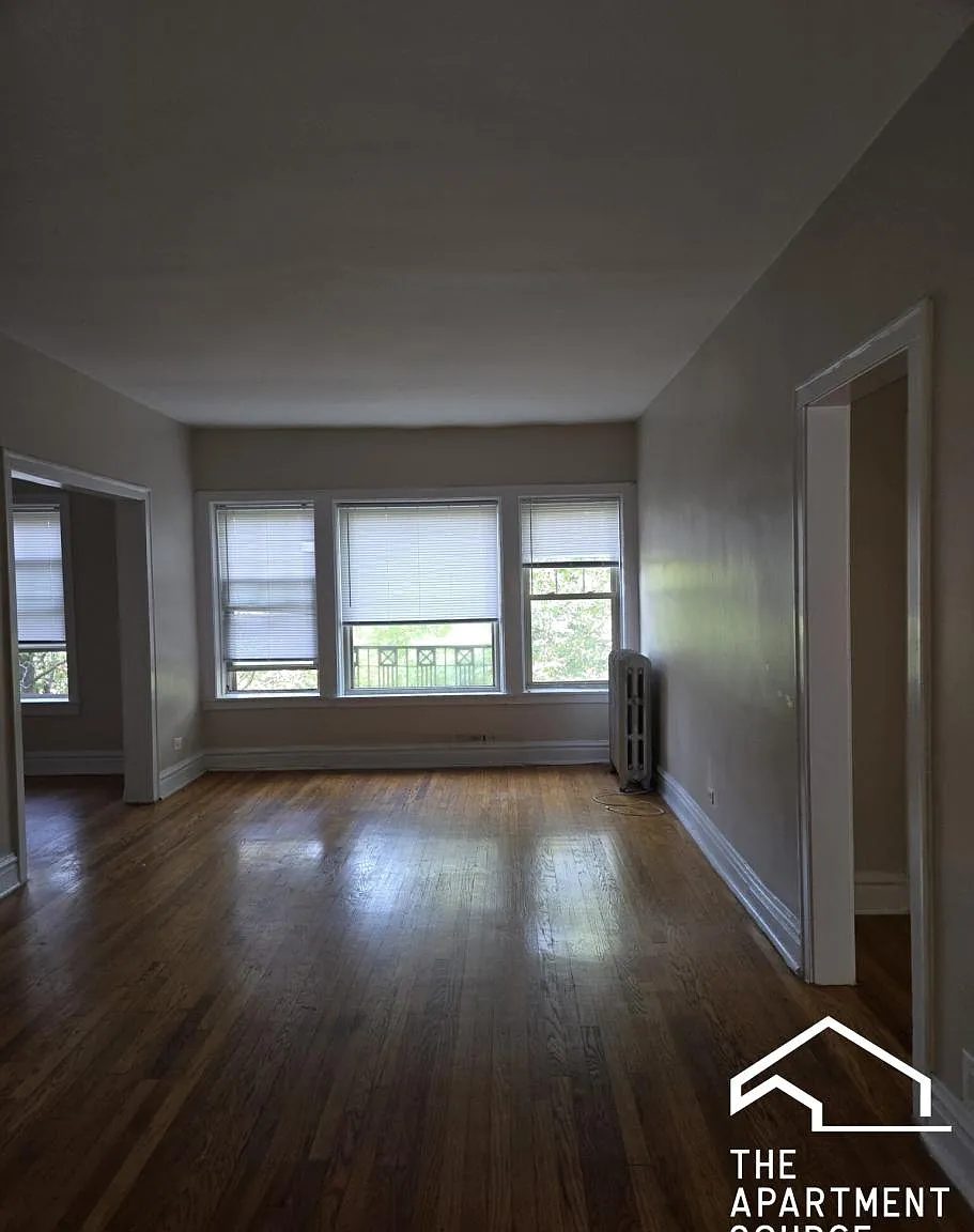 918 Reba Place #3S — Photo 1