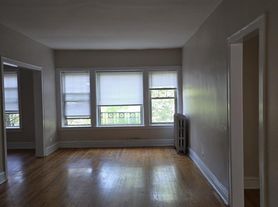 918 Reba Pl, Evanston, IL