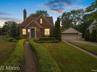 315 E Bloomfield Ave, Royal Oak, MI 48073
