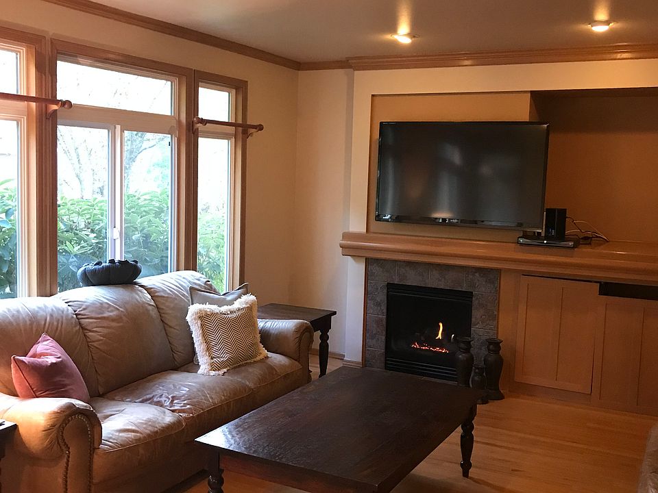 1st image of 20568 NE 31st St