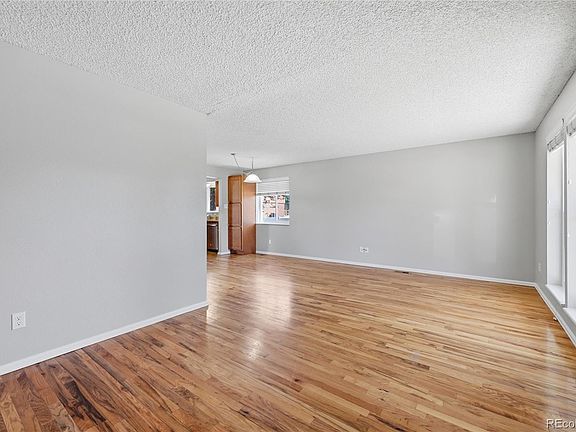 5th image of 10957 Jay Street