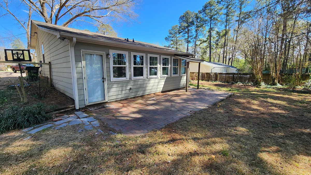 Building Photo - 1412 Rock Dr