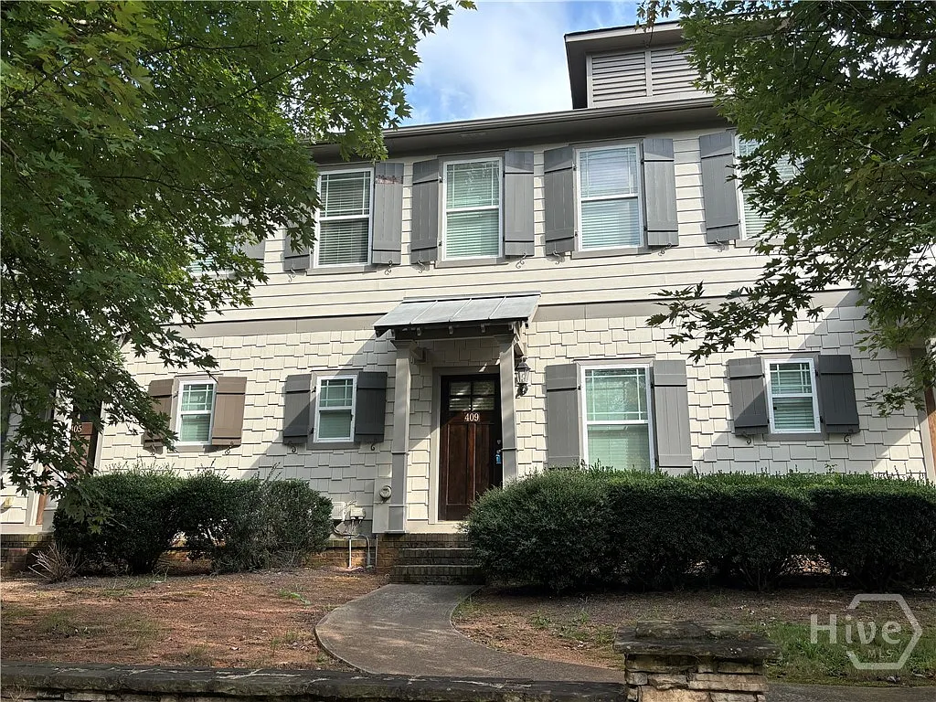 2 bed, 2.0 bath, 2020 sqft, $1,850 — Photo 1