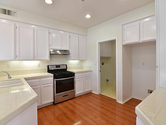4th image of 13417 Ashbury Ct