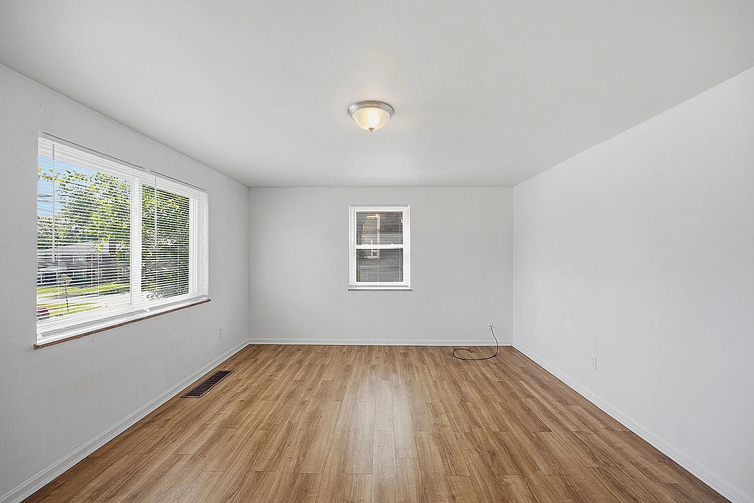 2 bed, 910 sqft, $1,250 — Photo 4