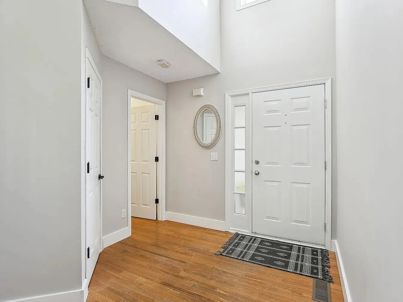 2 bed, 1386 sqft, $2,400 — Photo 2
