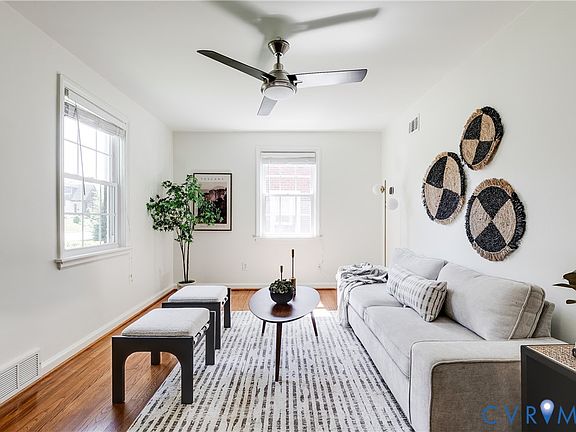 3rd image of 4811 Bromley Ln
