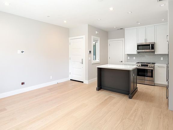 4th image of 2150A Greenways Dr