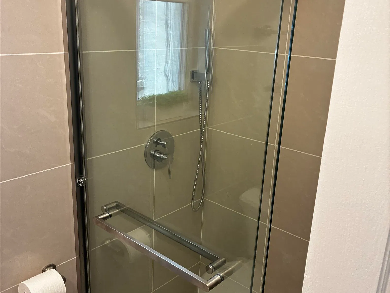 4 bed, 2.0 bath, $2,800 — Photo 4