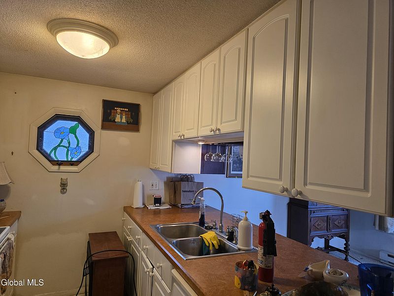 4th image of 13 Donna Lynn Drive