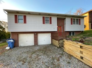 3149 Glenwood Dr, New Kensington, PA 15068