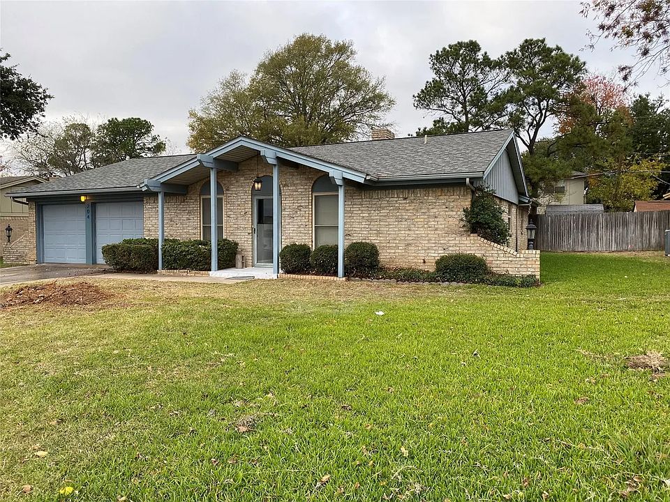 1st image of 204 E Pleasantview Dr