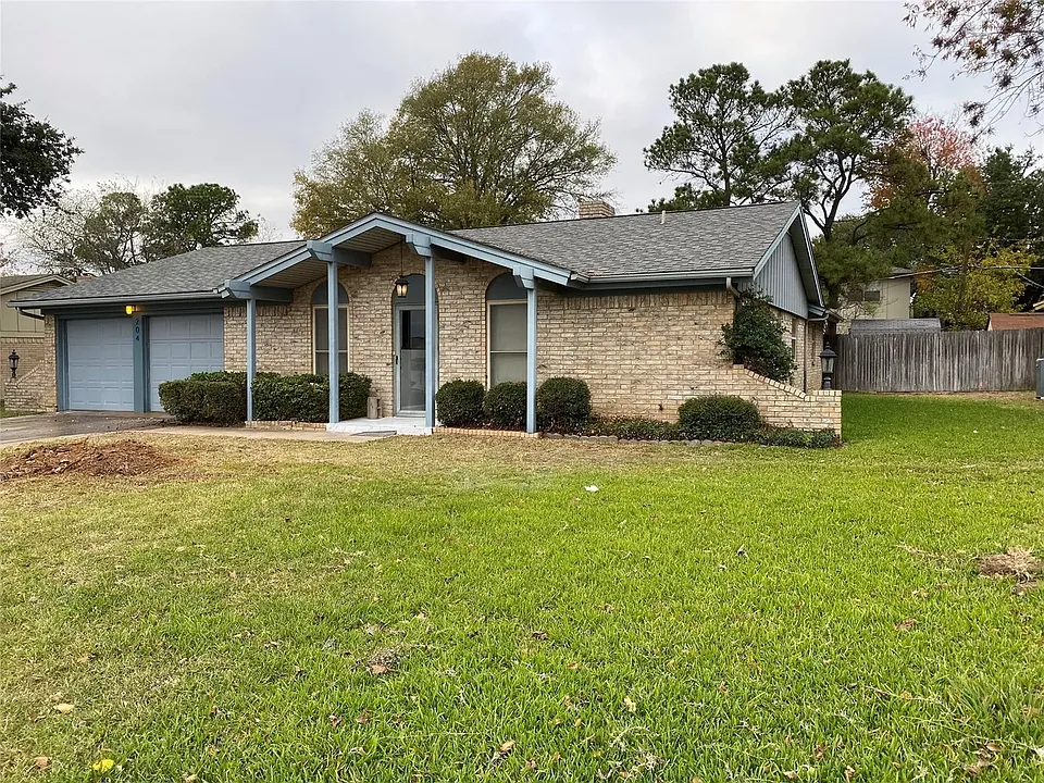 204 E Pleasantview Dr