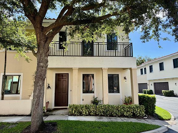 3rd image of 2515 Venetian Court