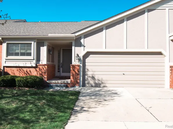 18484 Brookside Ln, Clinton Township, MI 48038